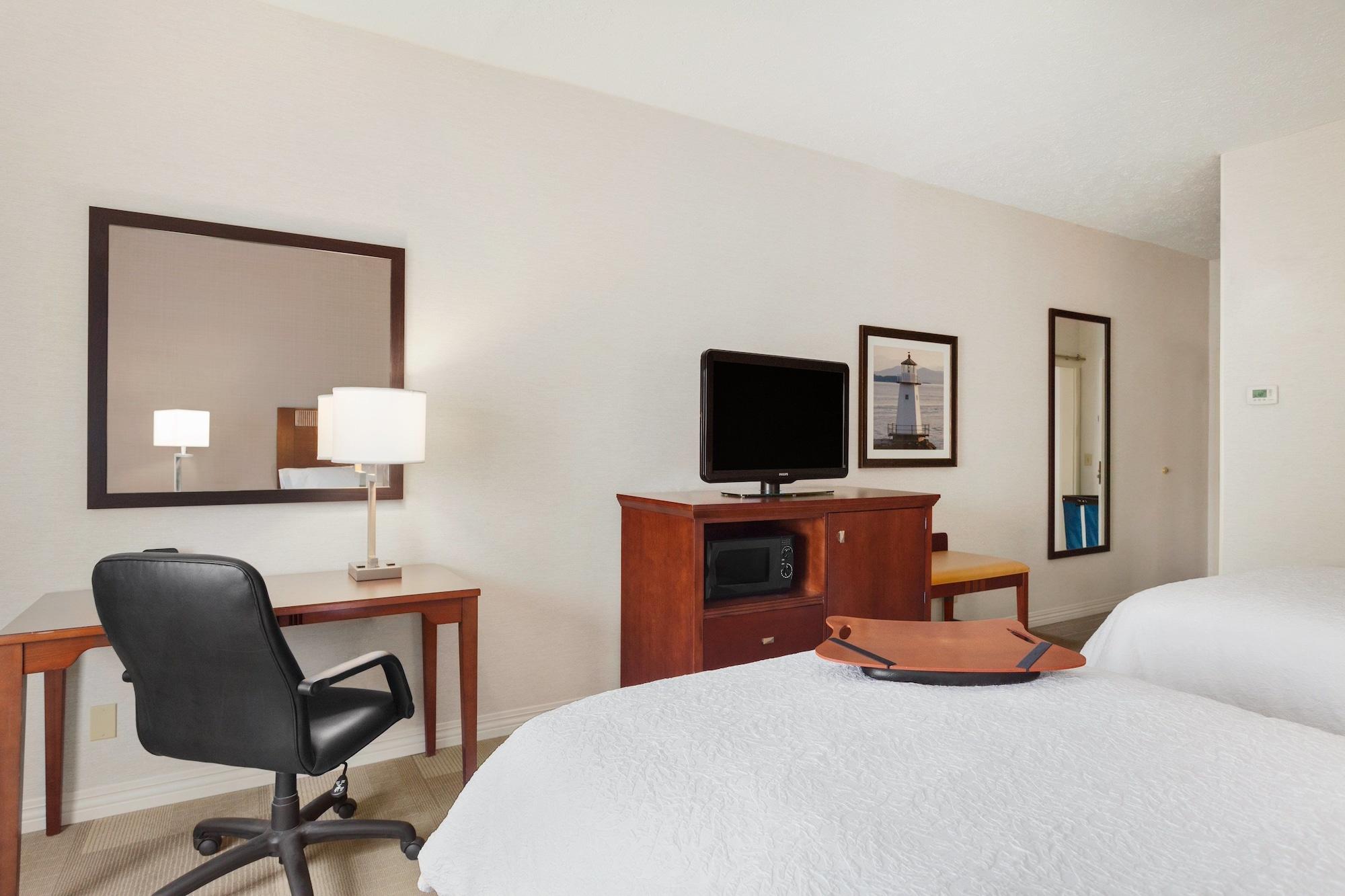 Hampton Inn Burlington - Colchester Exterior photo