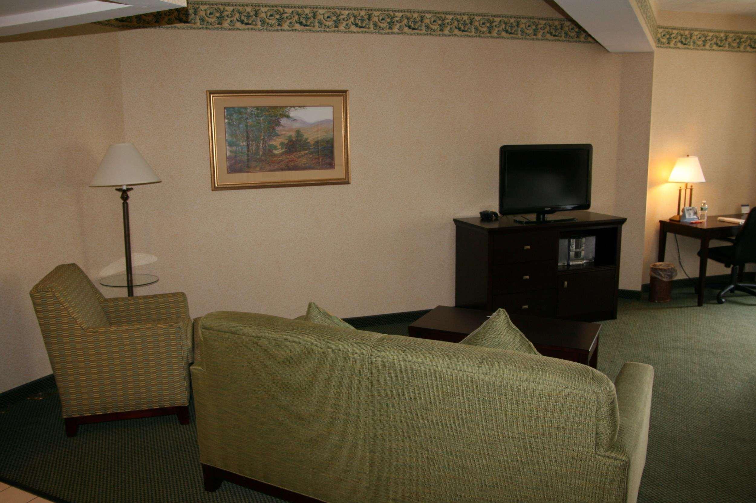 Hampton Inn Burlington - Colchester Exterior photo