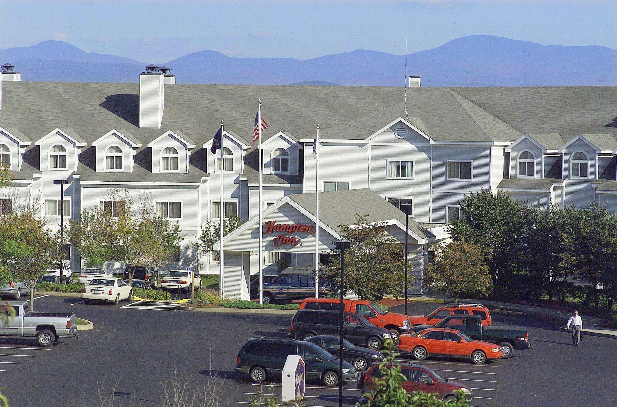 Hampton Inn Burlington - Colchester Exterior photo