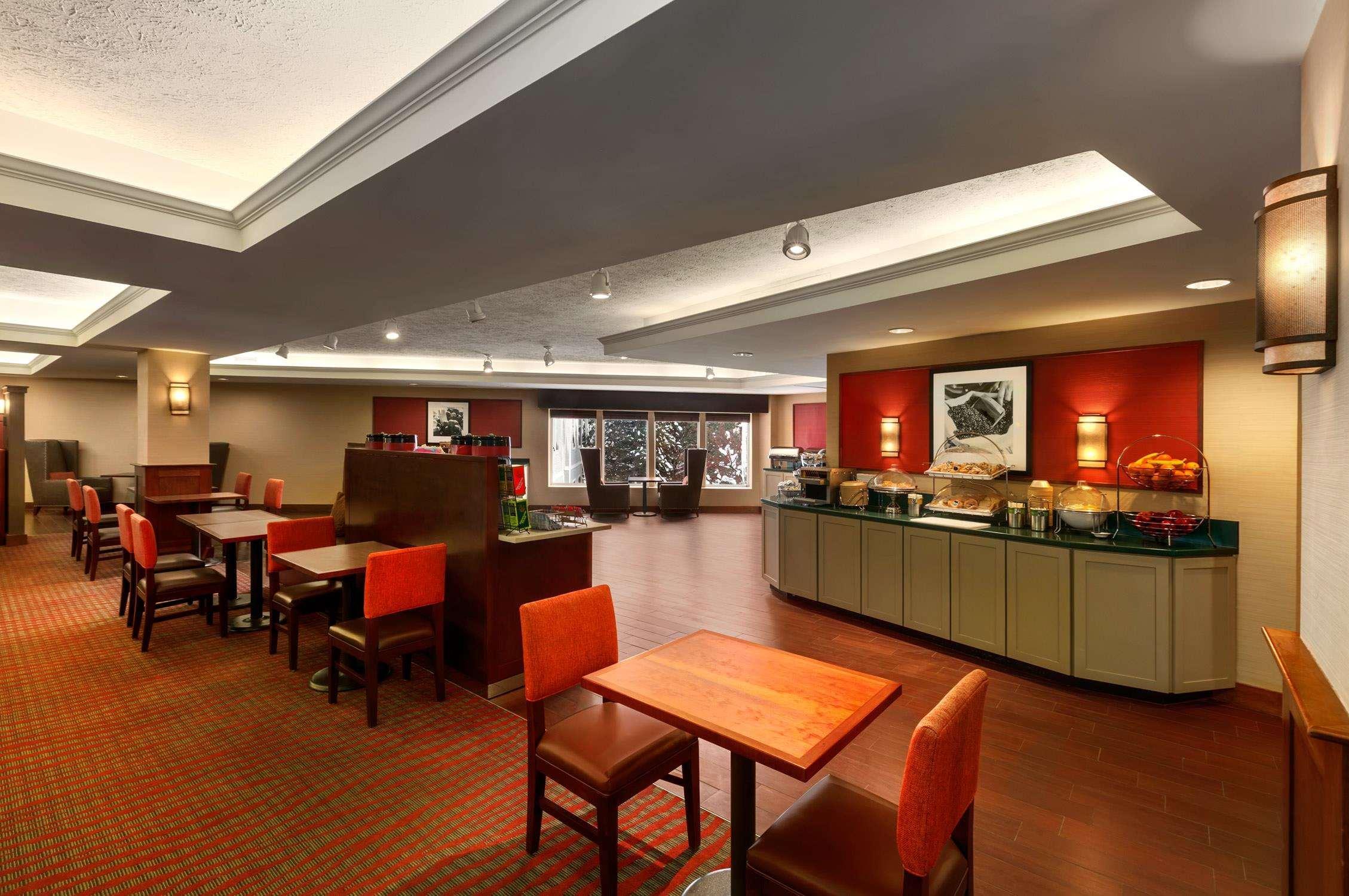 Hampton Inn Burlington - Colchester Exterior photo