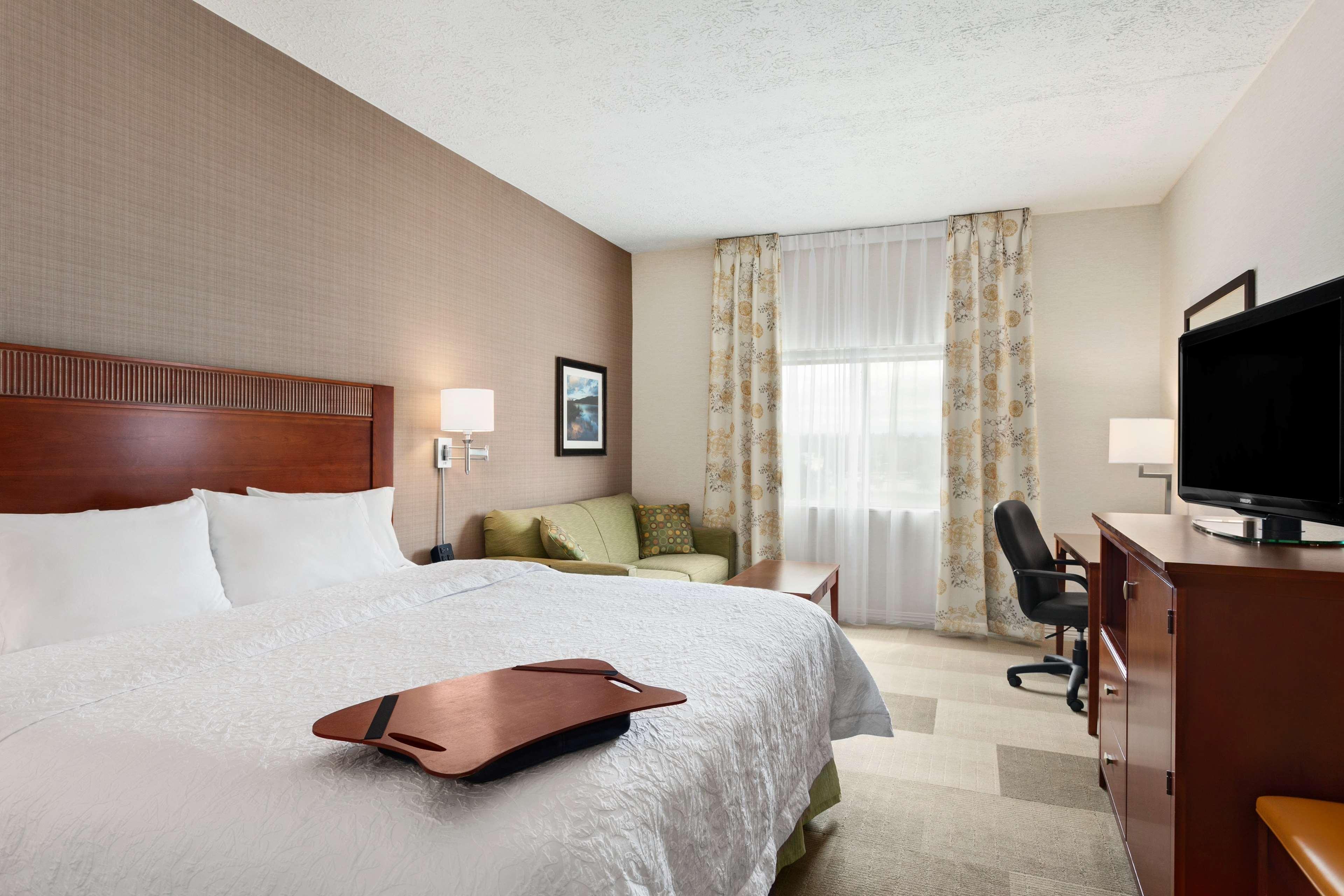 Hampton Inn Burlington - Colchester Exterior photo