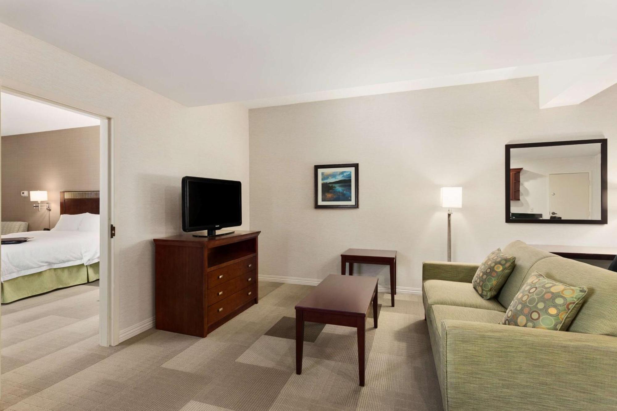 Hampton Inn Burlington - Colchester Exterior photo