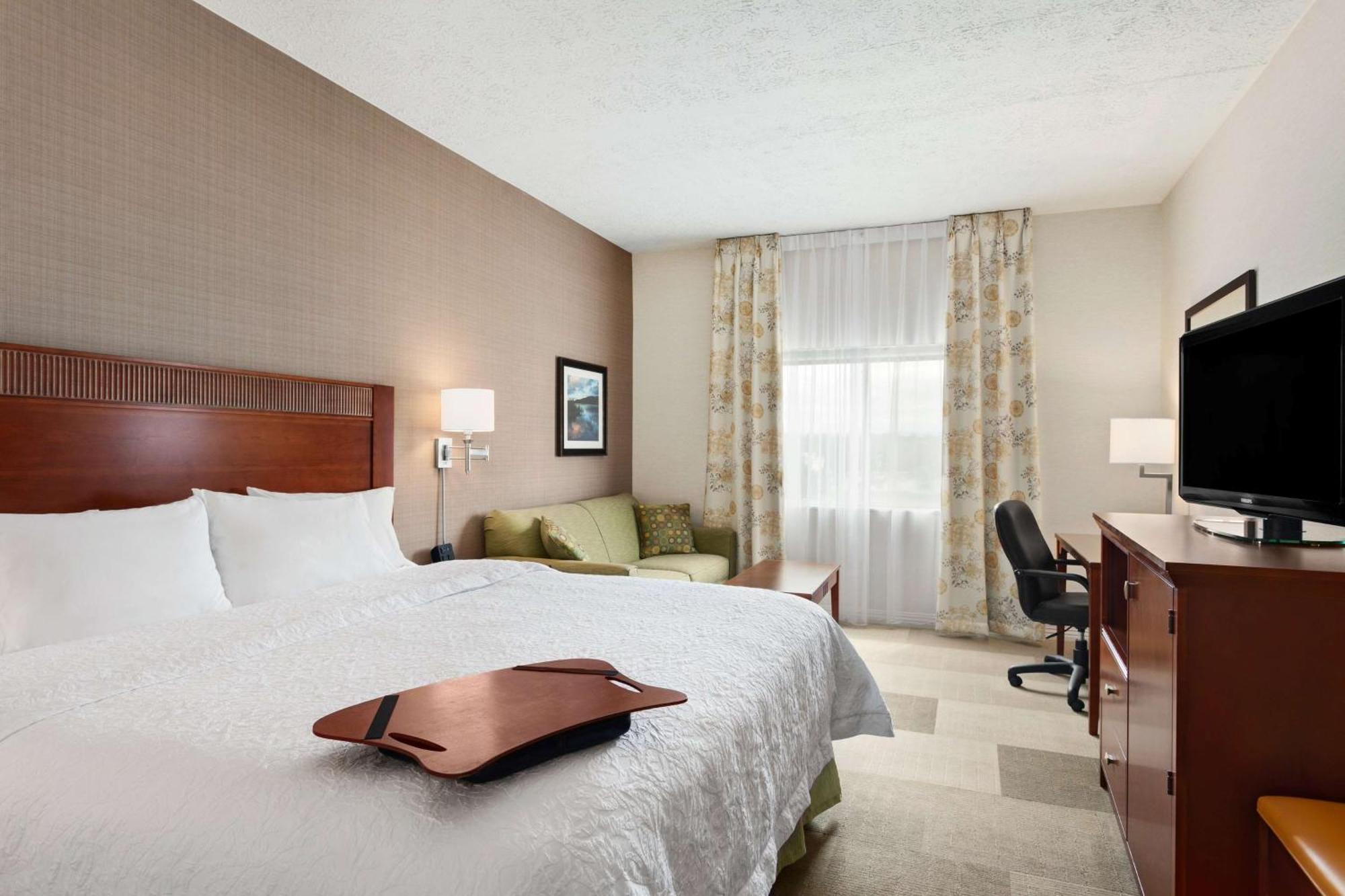 Hampton Inn Burlington - Colchester Exterior photo