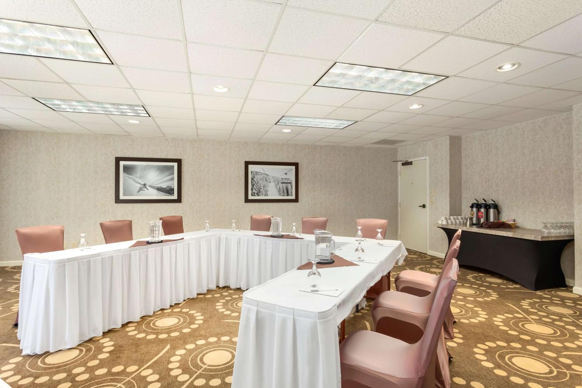 Hampton Inn Burlington - Colchester Exterior photo
