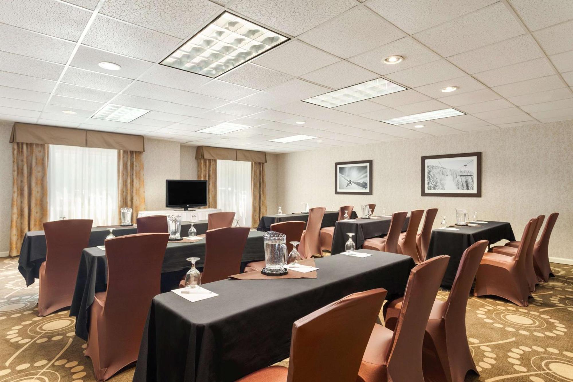 Hampton Inn Burlington - Colchester Exterior photo