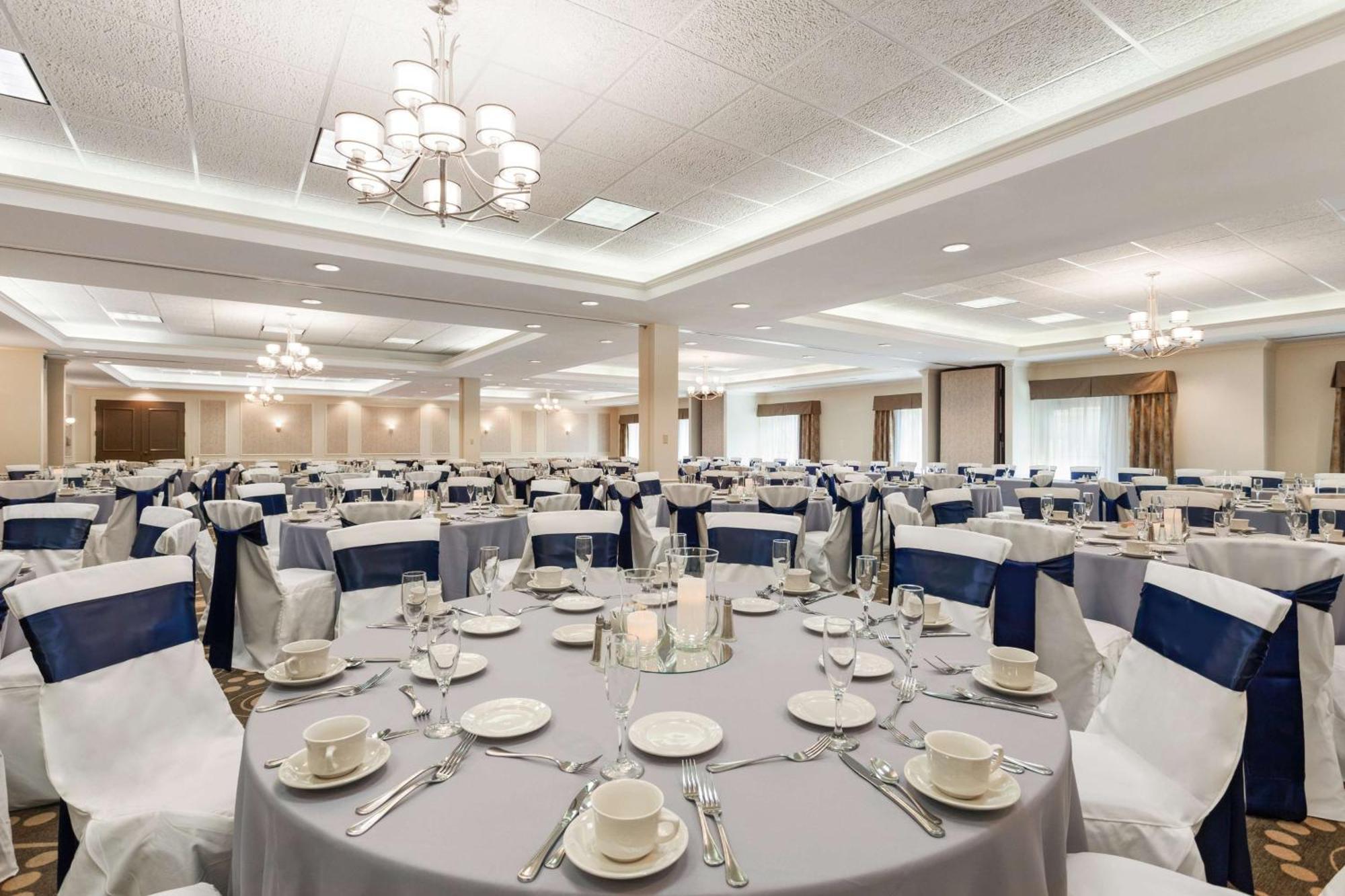 Hampton Inn Burlington - Colchester Exterior photo