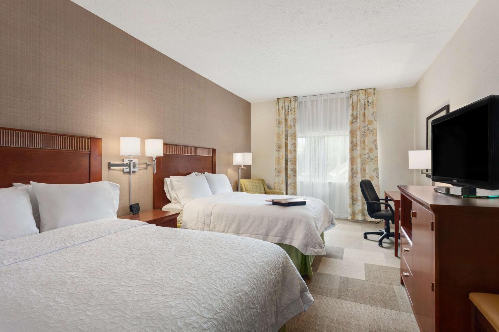 Hampton Inn Burlington - Colchester Exterior photo