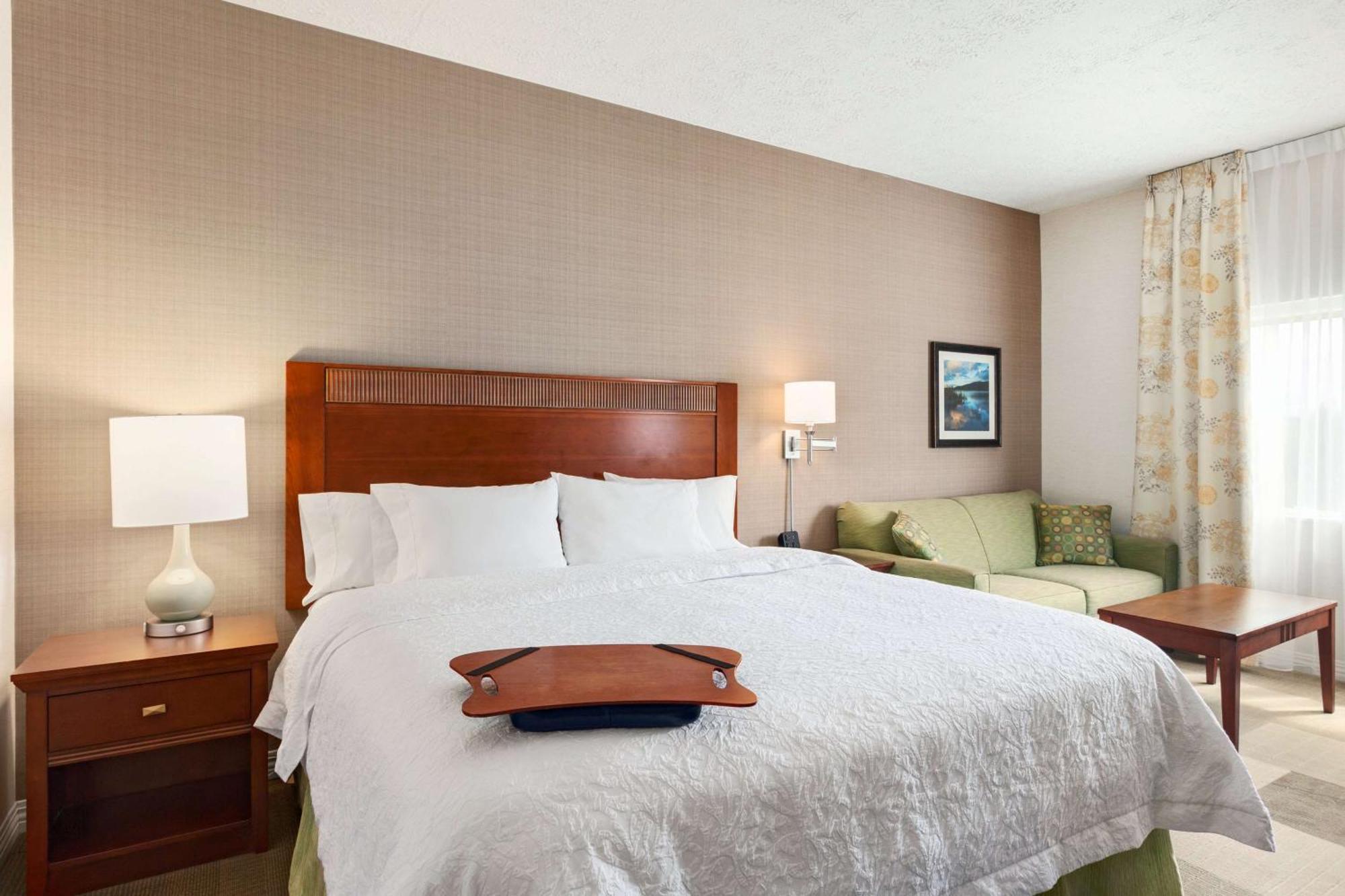 Hampton Inn Burlington - Colchester Exterior photo