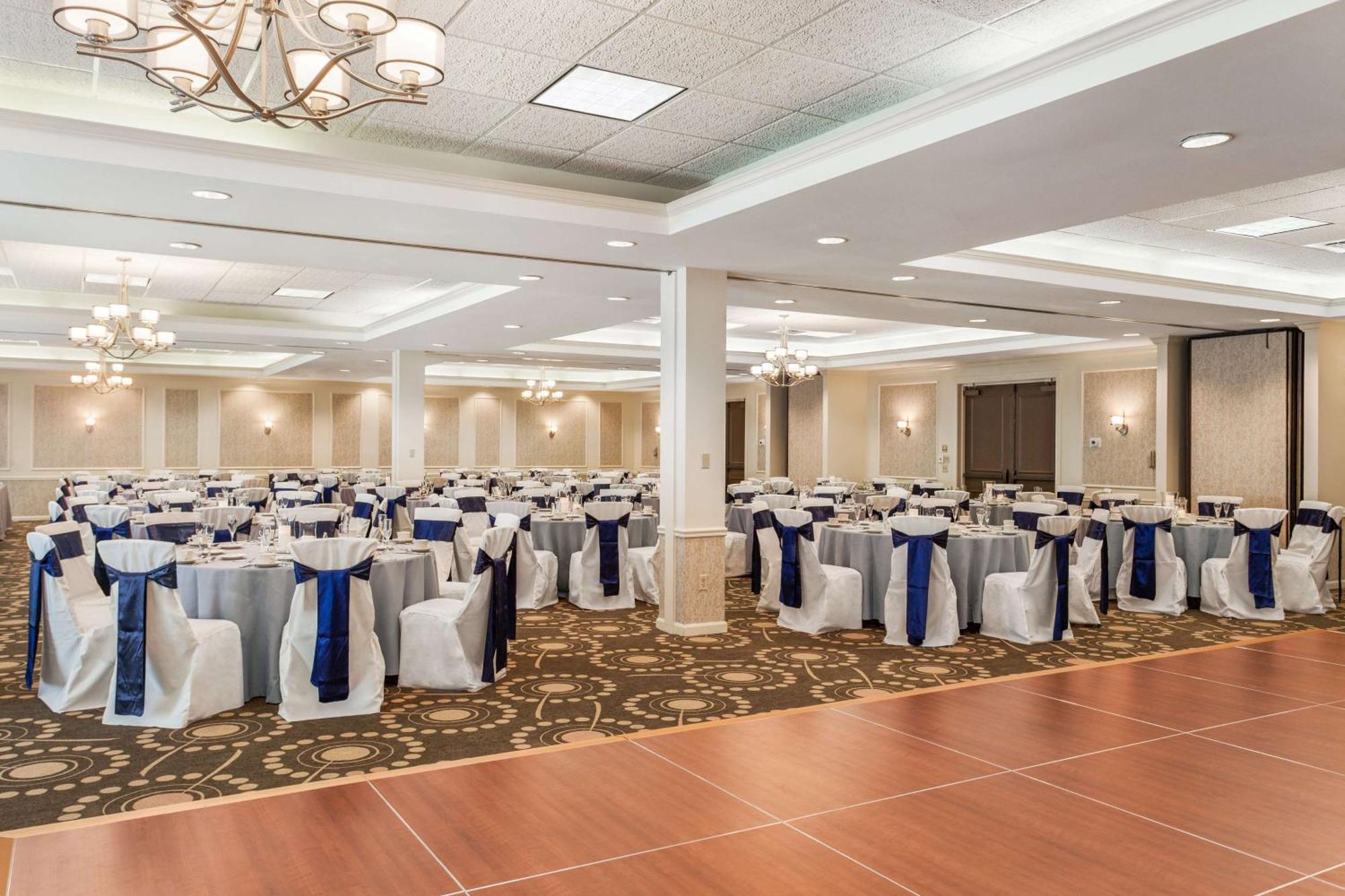 Hampton Inn Burlington - Colchester Exterior photo