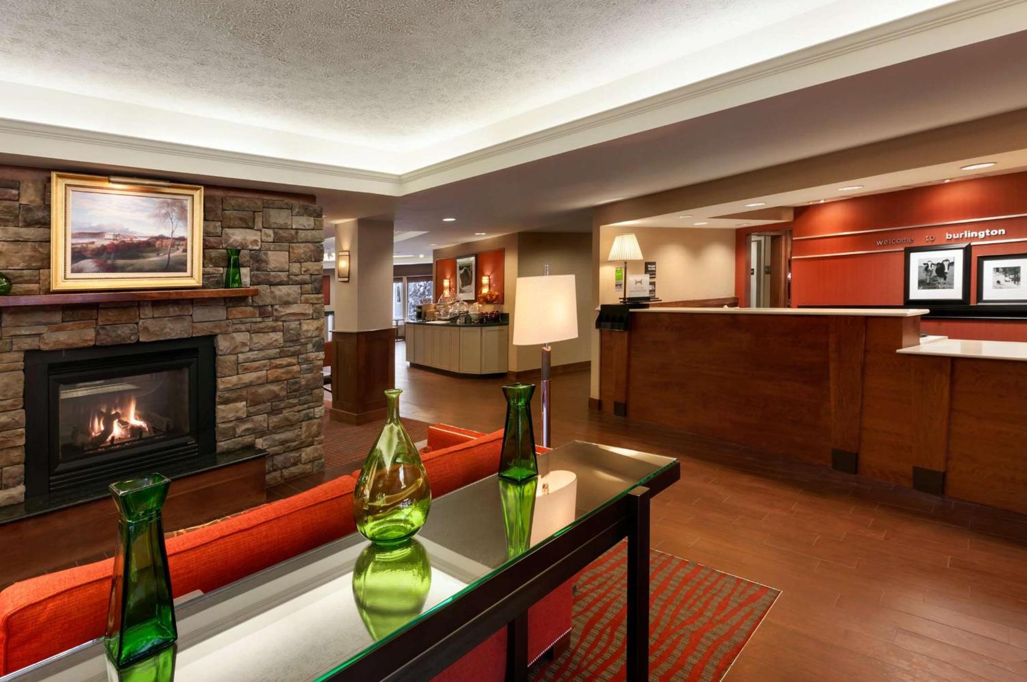 Hampton Inn Burlington - Colchester Exterior photo