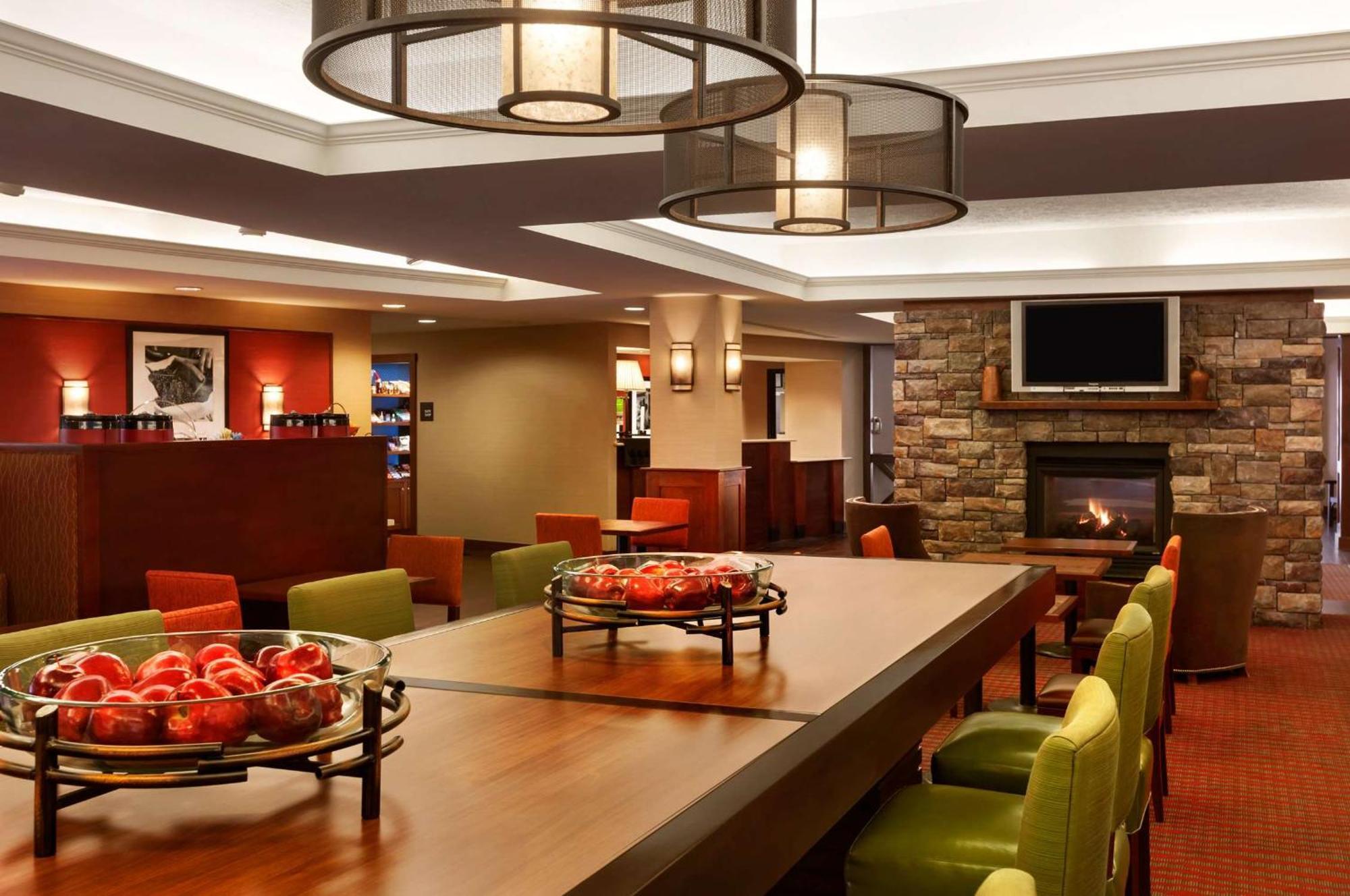 Hampton Inn Burlington - Colchester Exterior photo